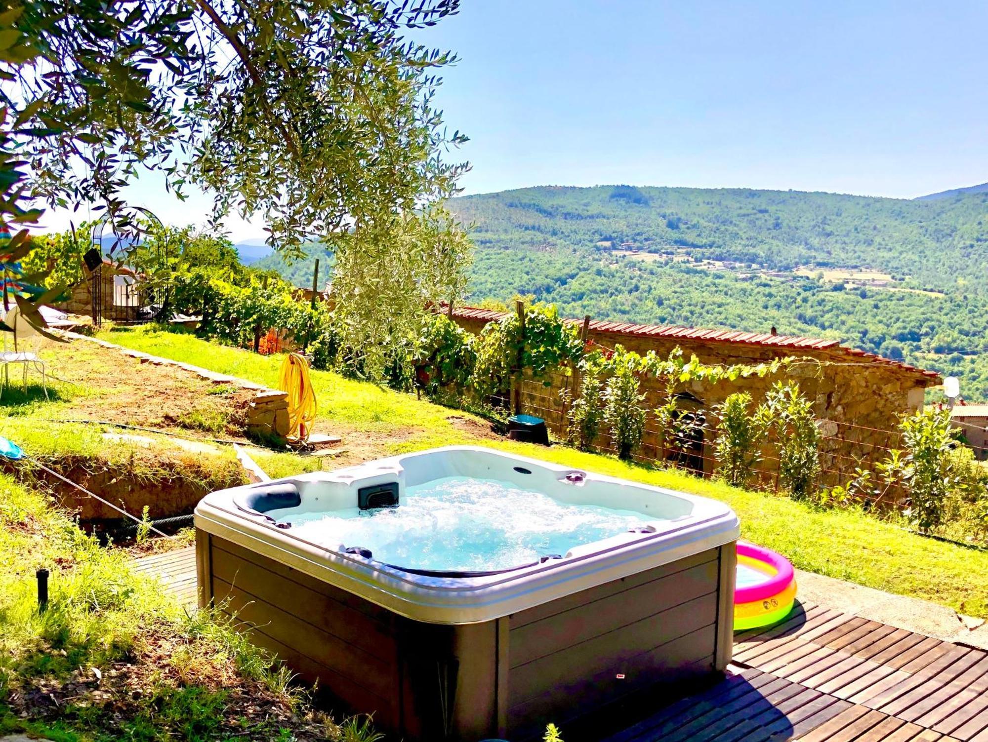 Bio Agriturismo Alba Etrusca Di Cortona - Organic Farmhouse- Appartamento Lavanda-Appartamento Rosmarino - Vasca Idromassaggio Esterna Poggioni Bagian luar foto
